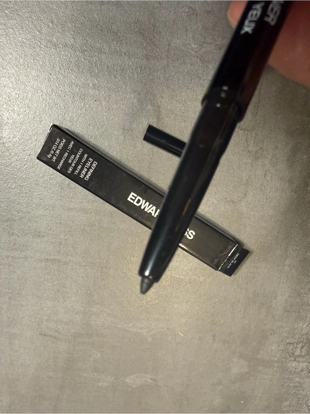 Deep Black Defining Eyeliner - Black